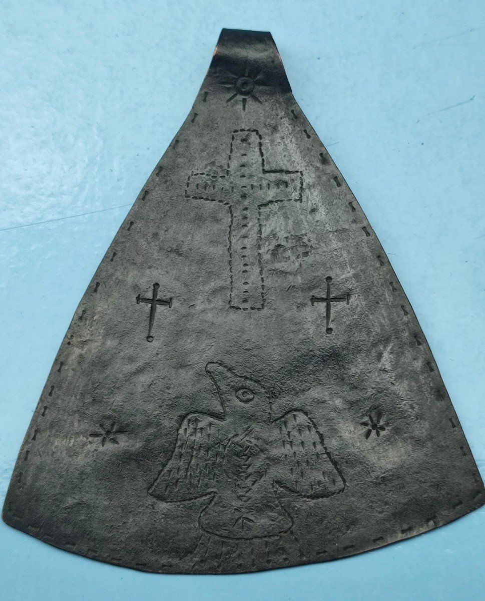 Amuleto Templare a forma di ascia da guerra.