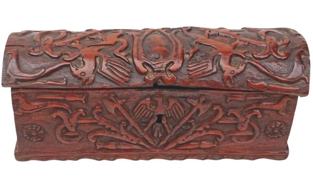 Scrigno Mediceo  scolpito, periodo  Medievale. Italia  - XIV sec.