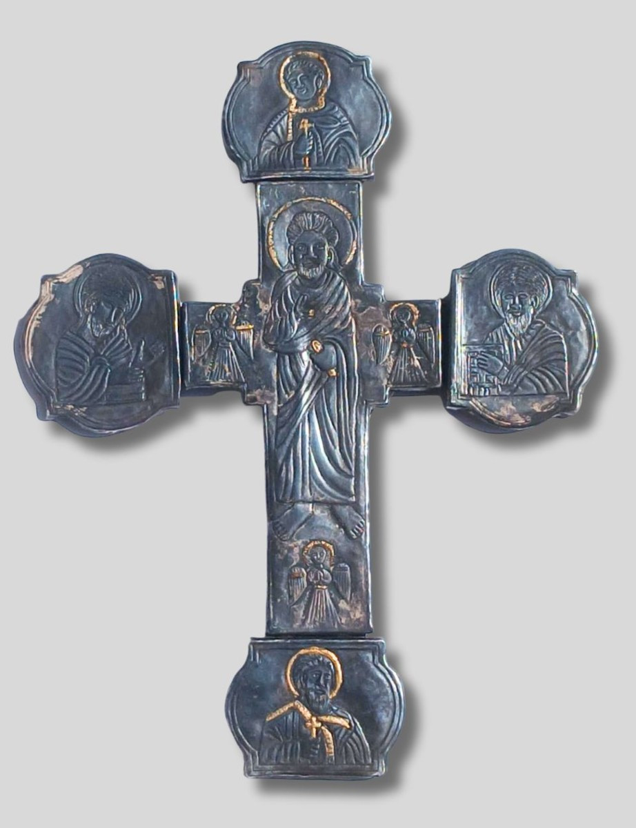 Croce Copta in lamina di argento sbalzato .  Seconda metà del Sec.XIV 