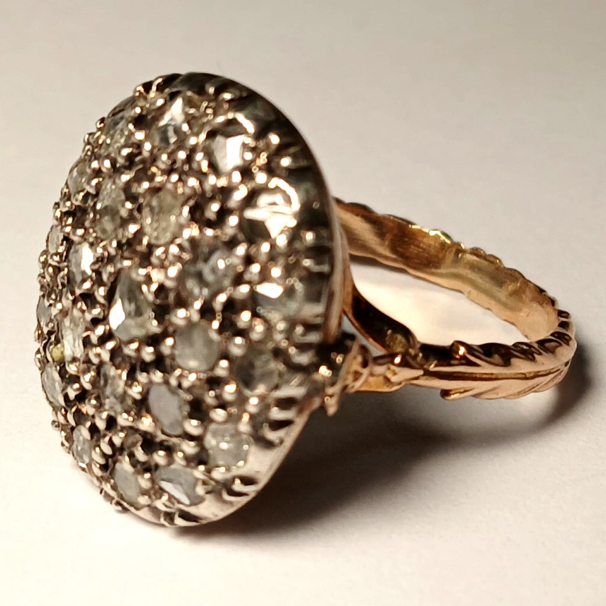 Parure di anello e orecchini in oro coppella e rose di diamante. Sicilia anni 60' (gr.12,5)-photo-3