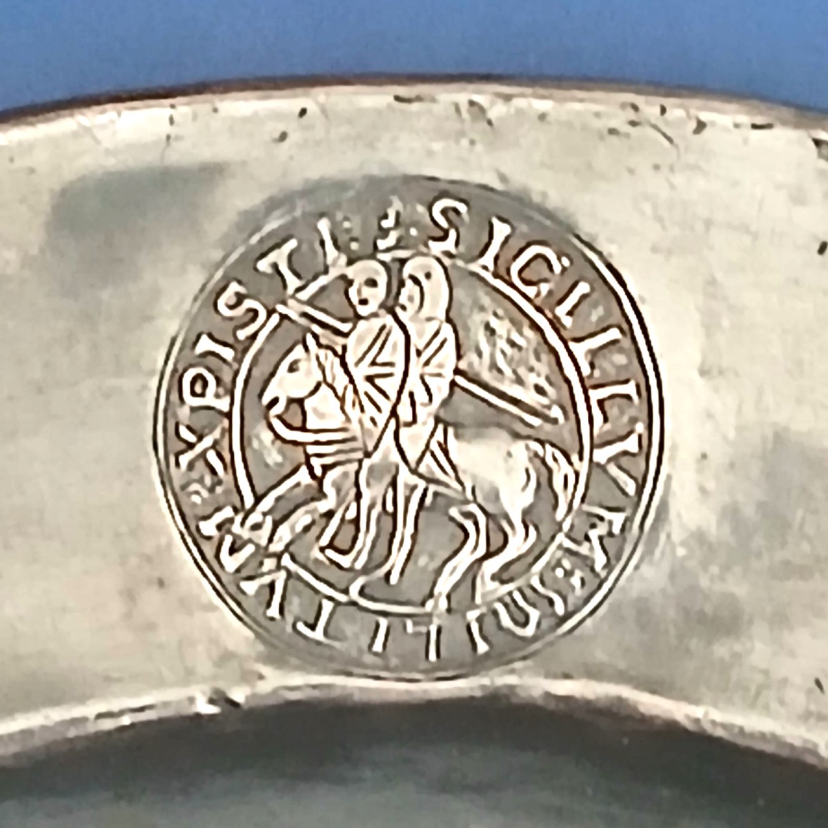 Tiatto Templare di un Gran Maestro.  Punzone 'Sigillum Militum Xpisti'. sec XIII-XIV