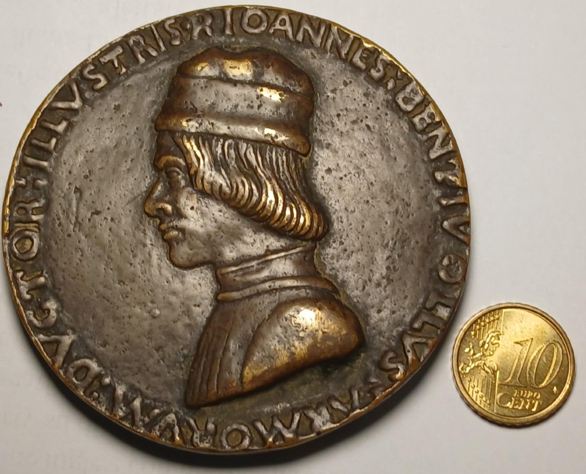 Medaglia raffigurante il Cavaliere Giovanni Bentivoglio firmata da Sperandio Savelli-photo-2