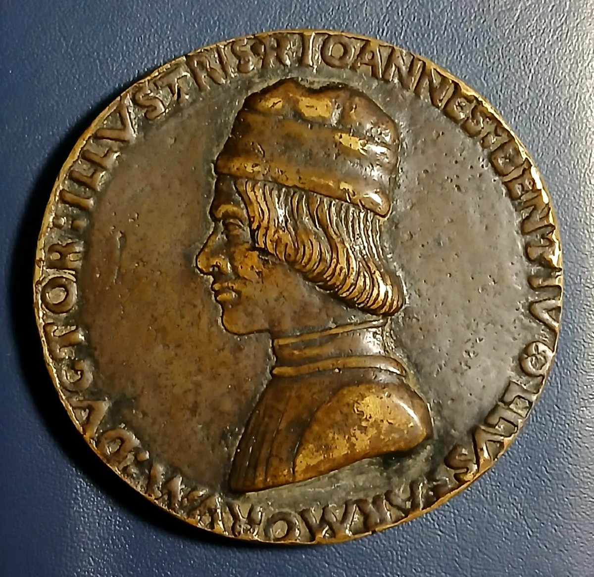 Medaglia raffigurante il Cavaliere Giovanni Bentivoglio firmata da Sperandio Savelli