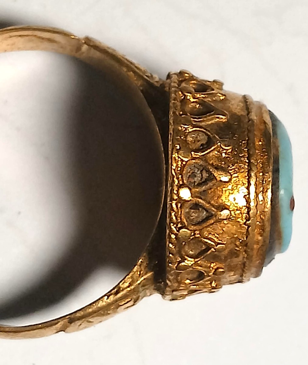 Anello medievale 'Veneziano' in oro zecchino con merletto in fiiligrana e volto in pasta vitrea-photo-4