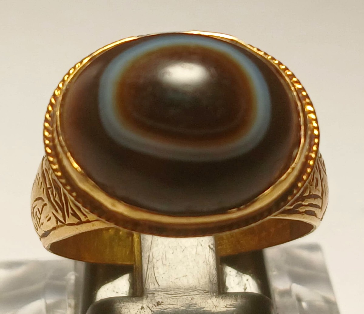 Anello federiciano arabo-normanno. Il terzo occhio 'esoterico' in oro ed agata venata. Sec XIII-photo-6