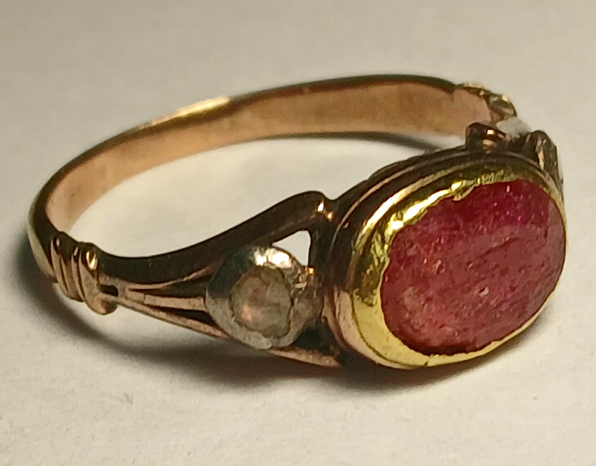 Anello di Piana degli Albanesi in oro diamanti e rubino centrale. Sicilia  Epoca Luigi XIV-photo-1
