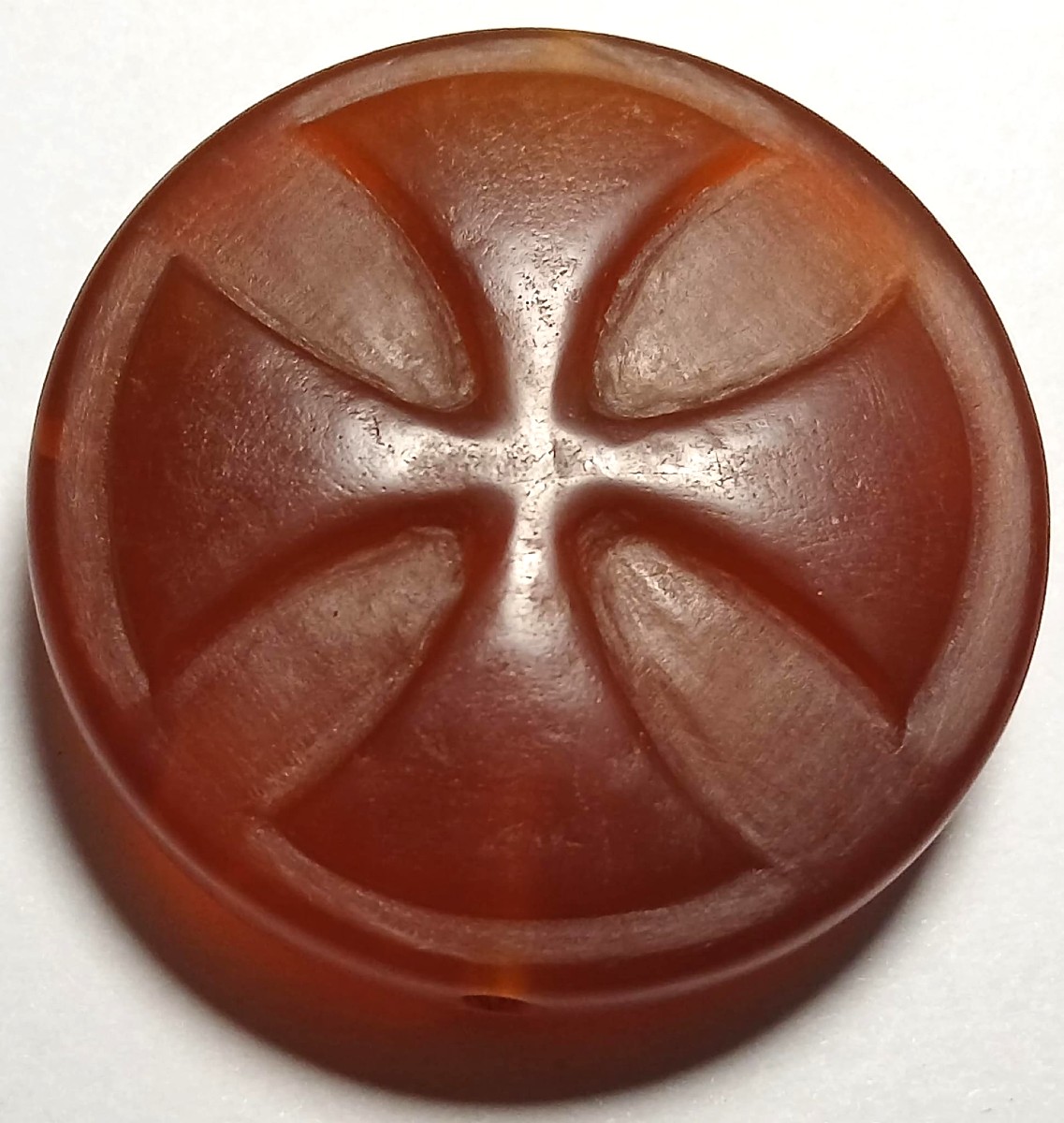 Il Drago e Croce Templare. Medaglione esoterico Templare con la Croce ed il Drago contrapposti.-photo-2