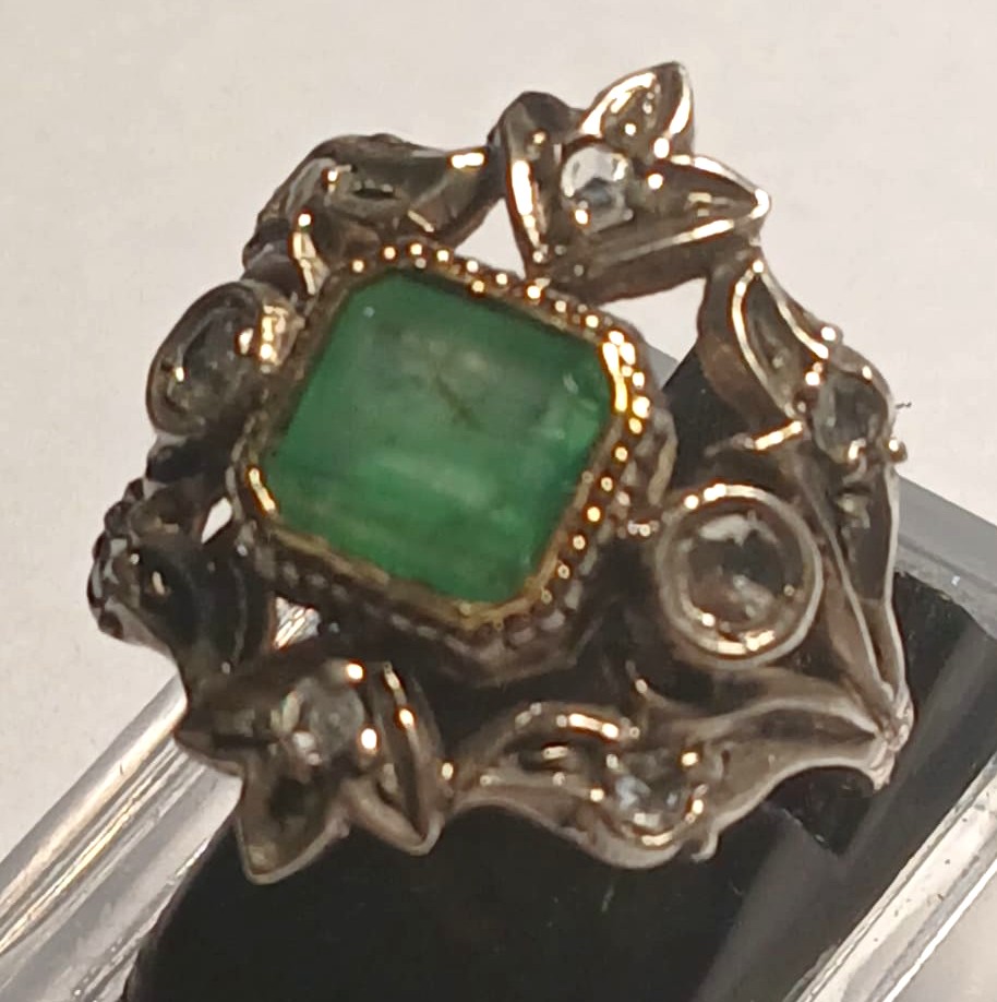 Anello con smeraldo kt. 2,20 e diamanti stile luigi XV epoca inizi 900'- gr. 5,8-photo-4