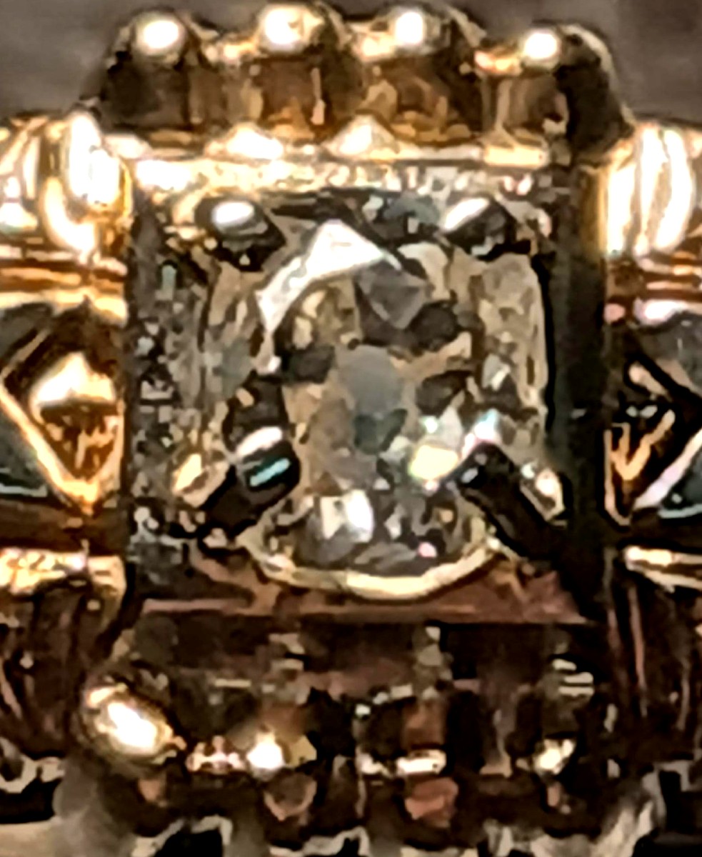 Anello unisex oro a due colori, art Decò, con brillante bianco di taglio a cuscino Kt.0,50. -photo-1