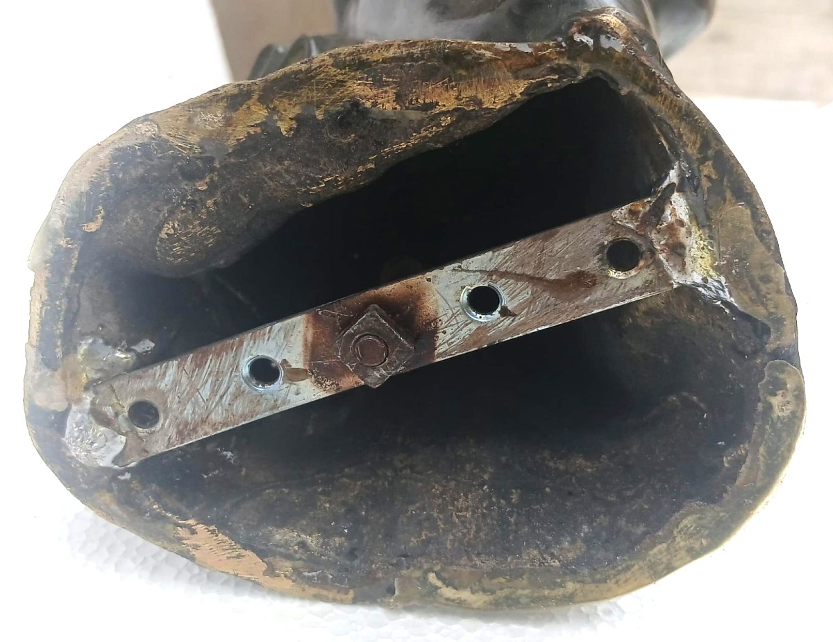 Madonna con Bambino . Scultura in bronzo Franco-Fiamminga degli inizi del XVI secolo. -photo-1