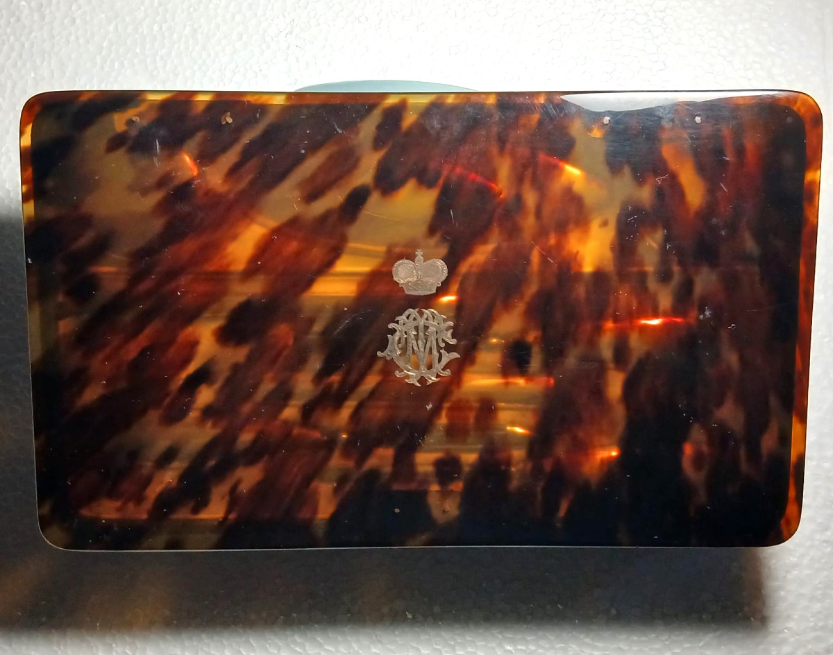 Scrigno in tartaruga, Necessaire argento laminato oro 'Asprey 'fornitori della regina Vittoria.-photo-2