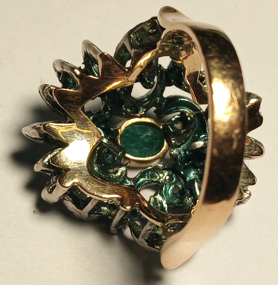  Anello in oro  basso  stile XVIII secolo, anni '60, con smeraldo e diamanti. Peso: 14,4 g, -photo-4