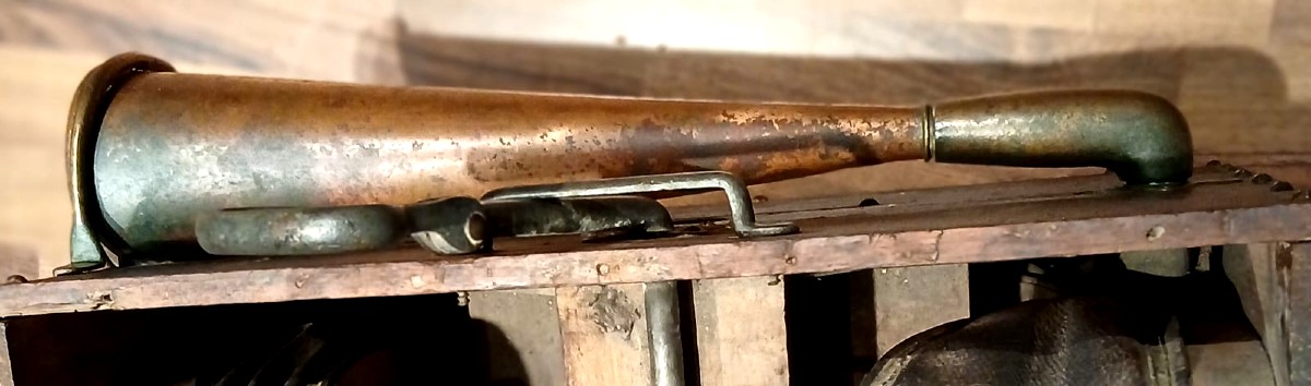 Clacson  a tromba da Carrozza azionato a manovella . Secolo  XIX  -photo-2