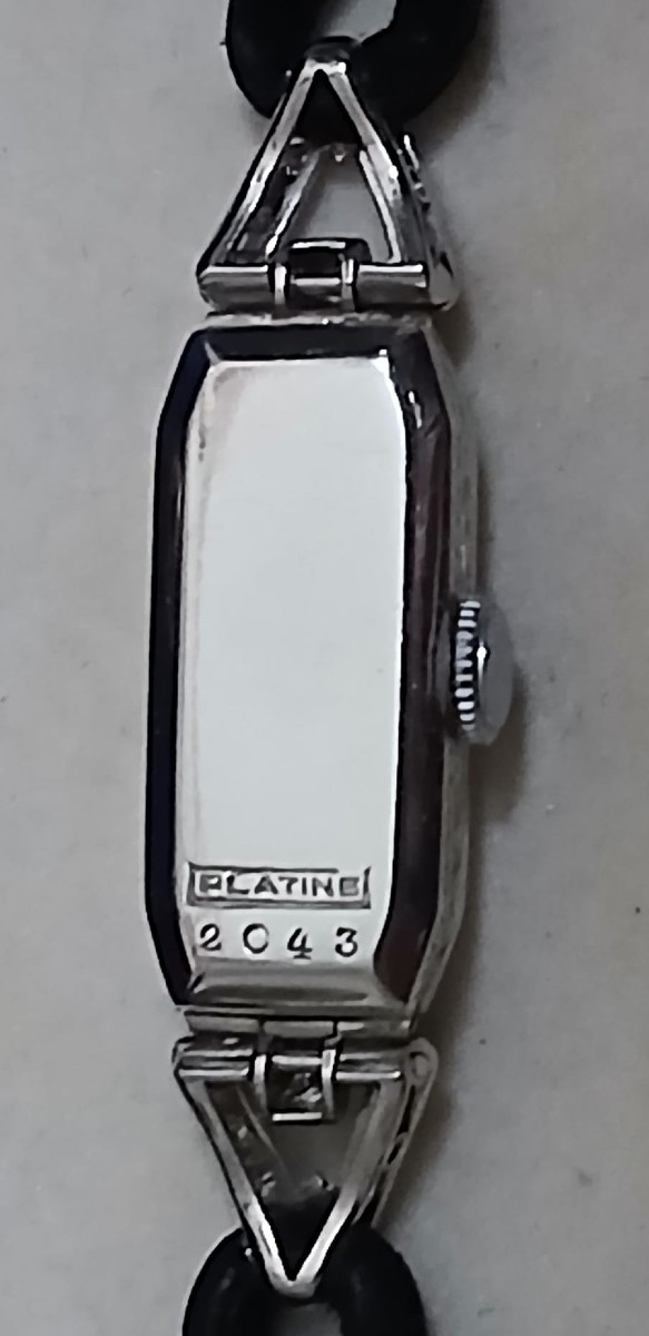 Orologio da polso da donna, in platino e diamanti taglio brillante di kt. 0,30.-photo-3