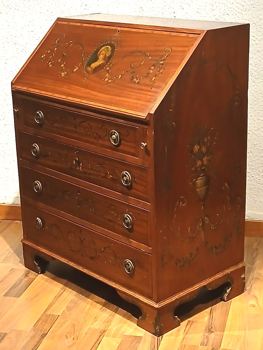 Ribaltina stile Sheraton in mogano massello finemente dipinto. Inghilterra fine 800-