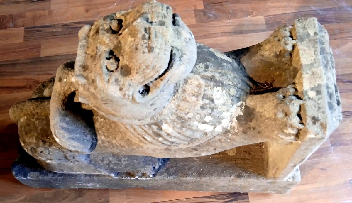 Leone in pietra scolpita, da esterno di Tempio Tibetano del XVIII secolo. -photo-3