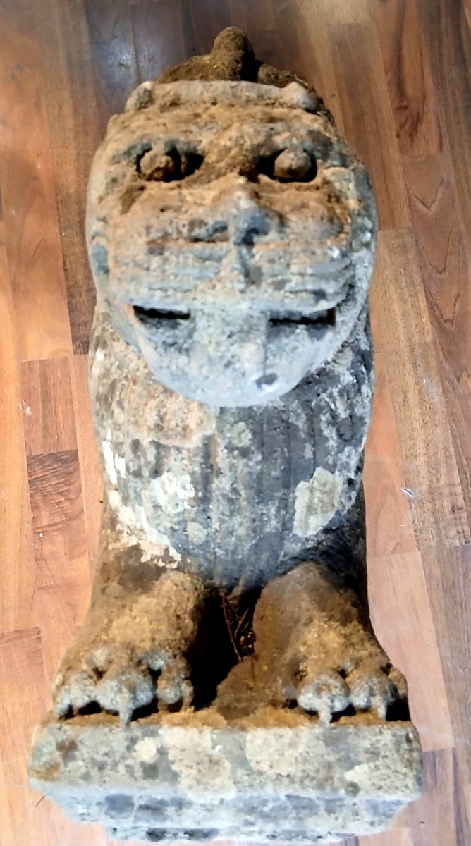 Leone in pietra scolpita, da esterno di Tempio Tibetano del XVIII secolo. -photo-4