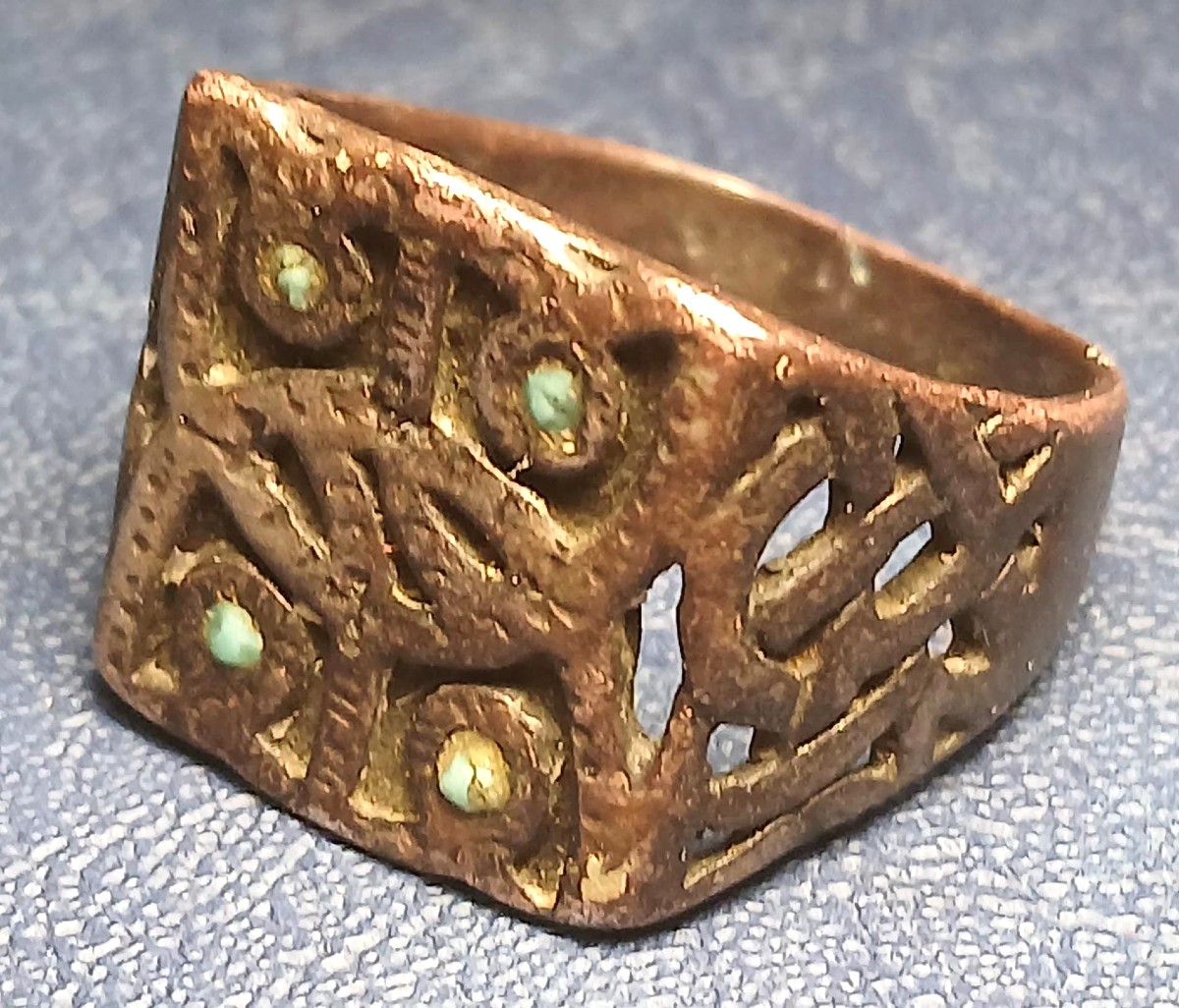 Anello-Sigillo Vikingo in argento a motivo di intreccio, con teste di Leoni contrapposti.-photo-4