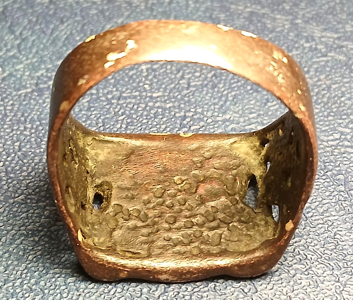 Anello-Sigillo Vikingo in argento a motivo di intreccio, con teste di Leoni contrapposti.-photo-1