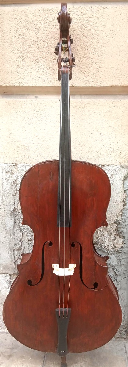  Contrabasso 4/4 a tre corde, di liuteria italiana, altezza cm.185 circa, databile verso 1830
