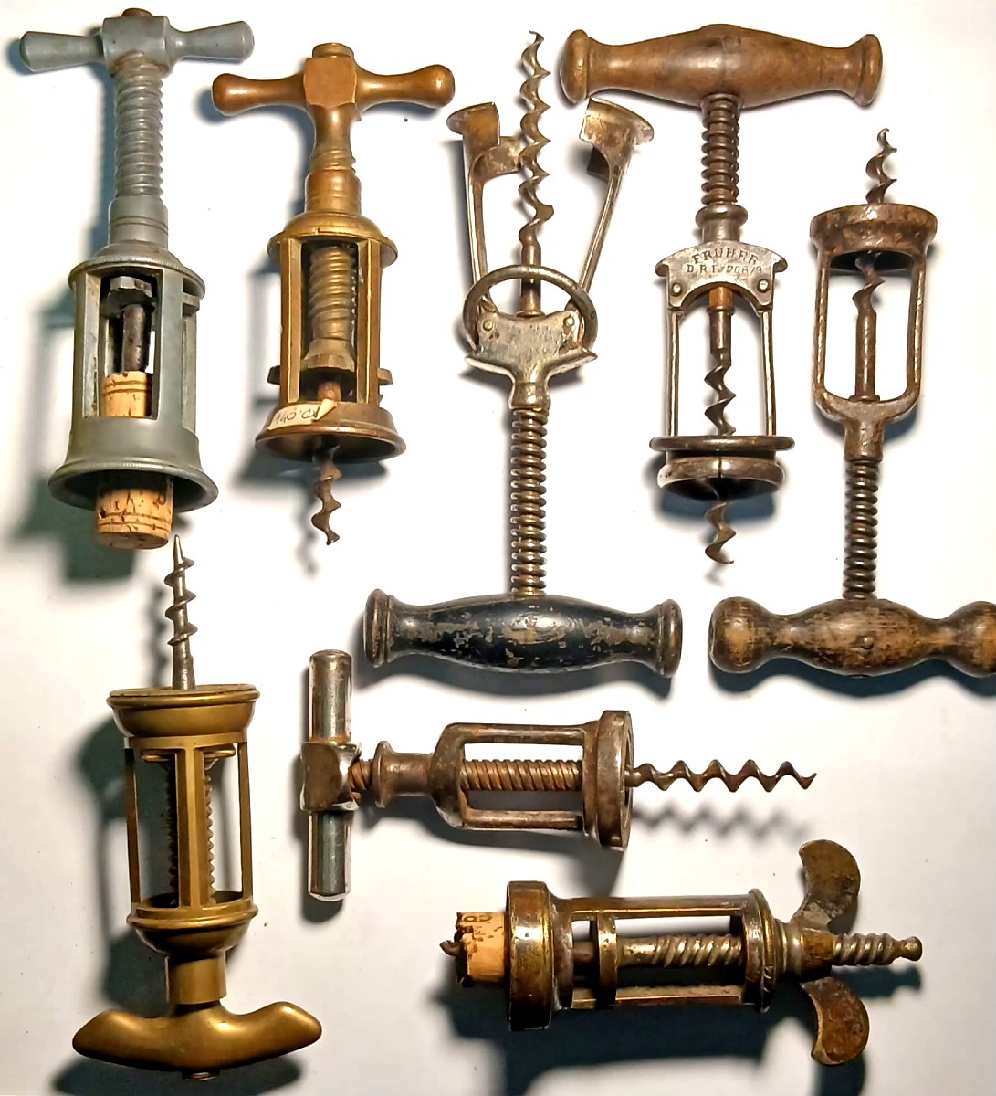 Collezione Museo di oltre 70 cavatappi rari e curiosi ed oggetti legati alla cultura del vino. -photo-4