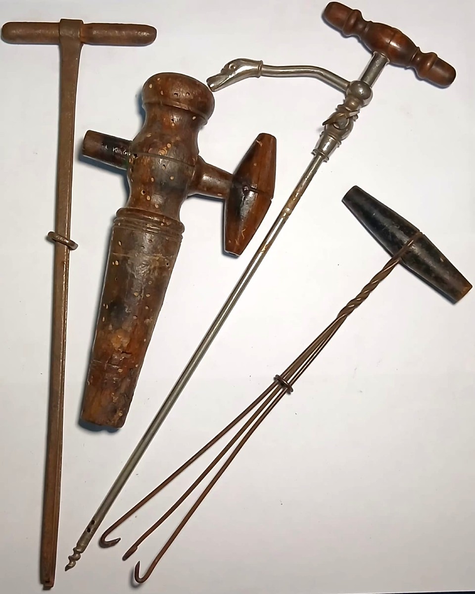 Collezione Museo di oltre 70 cavatappi rari e curiosi ed oggetti legati alla cultura del vino. -photo-8