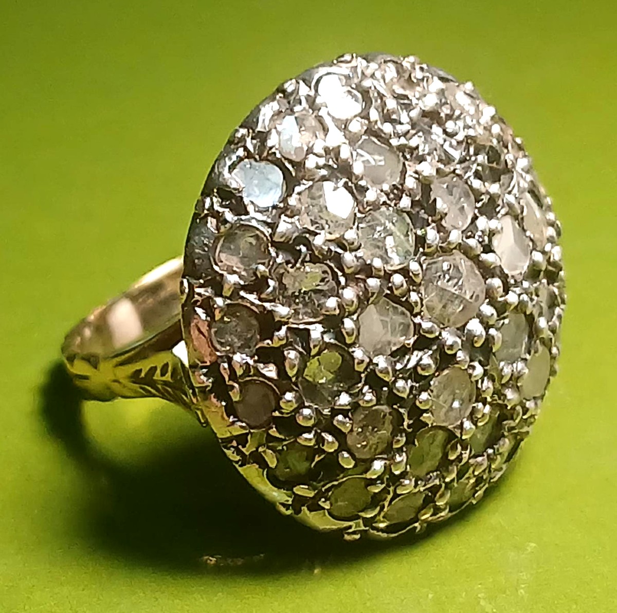 Parure di toppe in oro coppella e diamanti di fattura siciliana del 1960-70 del peso di gr.21,5-photo-3