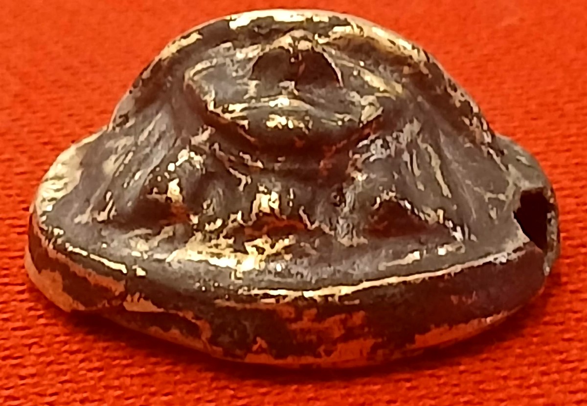 Medaglione Maya in oro, raffigurante capo Tribù detto  'Ahau'. databile tra il XV e il XVI sec.-photo-3