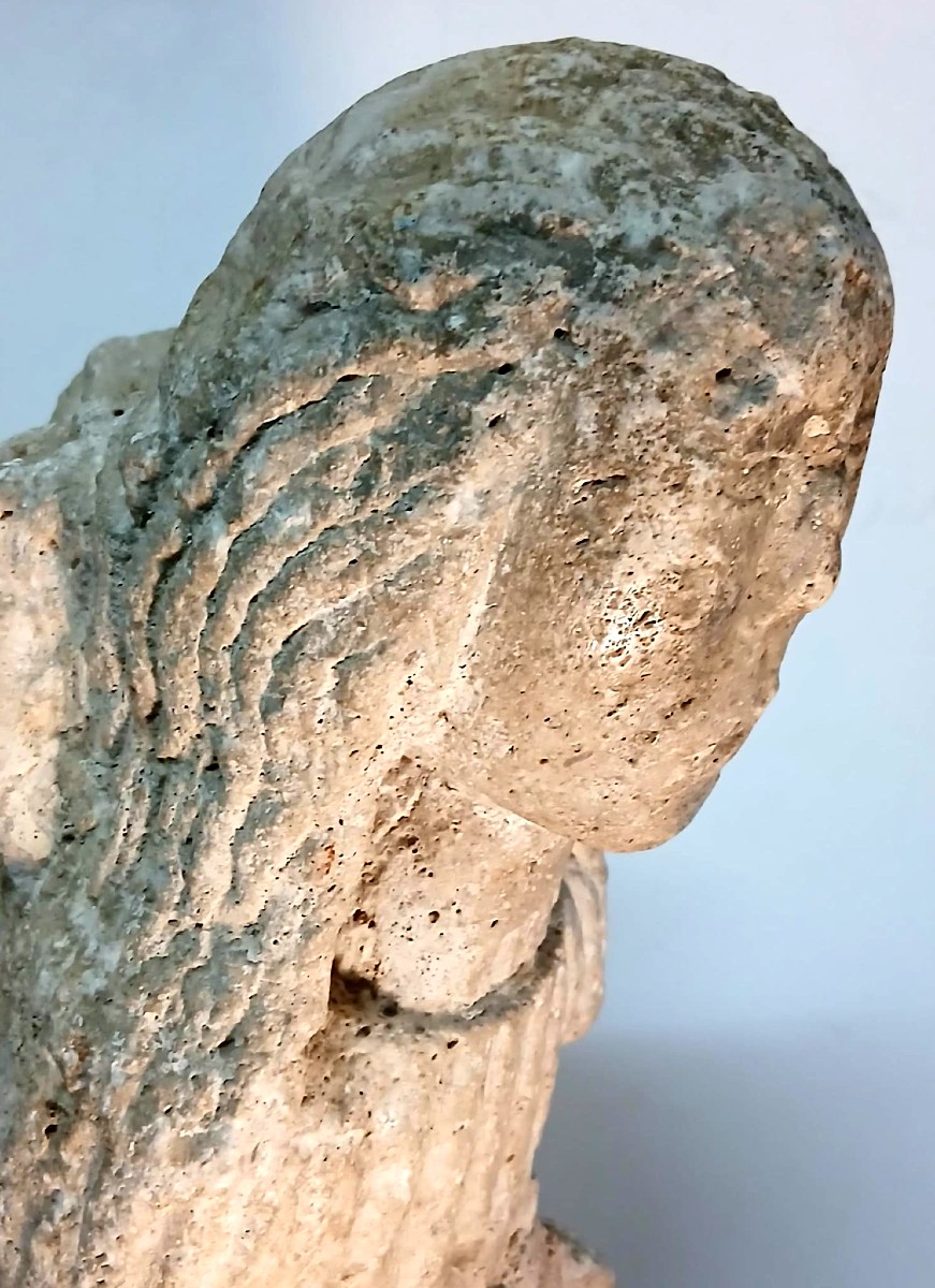 Angelo orante in pietra scolpita del periodo Romanico sec.X-XII.-photo-3