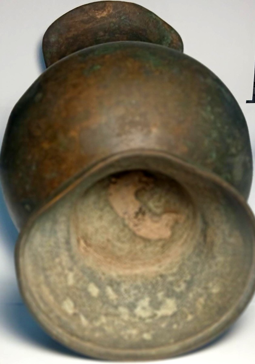 Versatoio Longobardo in rame mutilo del manico. (569-774 apr J.-C.)- Ex Collezione privata.-photo-3