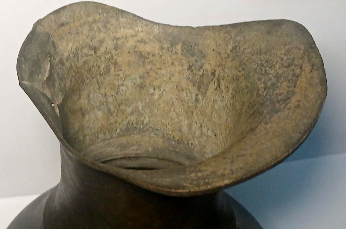 Versatoio Longobardo in rame mutilo del manico. (569-774 apr J.-C.)- Ex Collezione privata.-photo-1