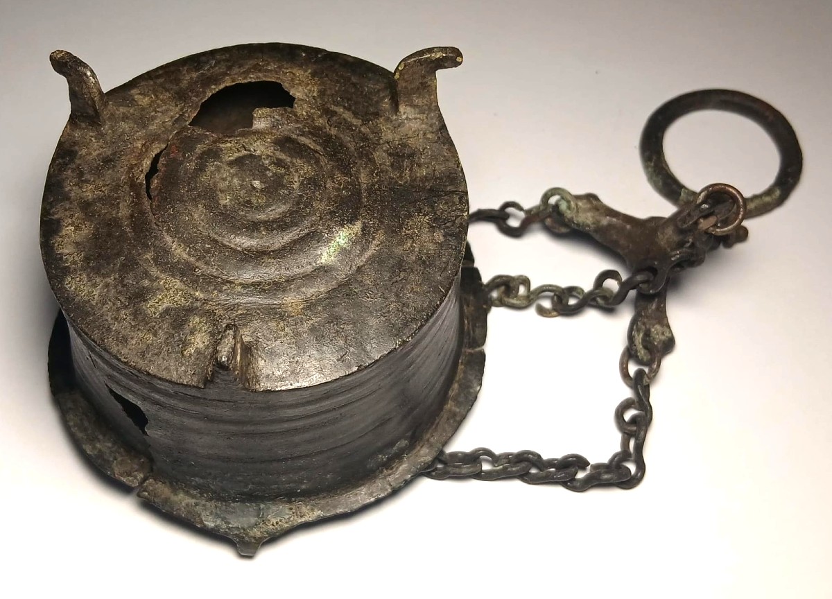  Lucerna Longobarda sia a sospensione che da appoggio. -photo-2