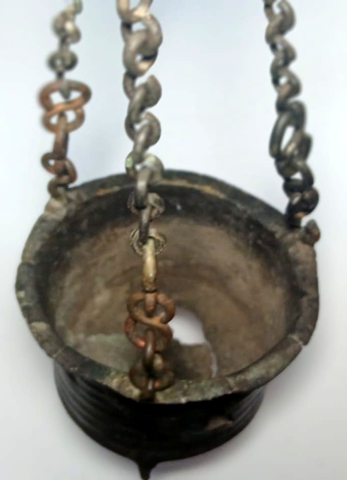  Lucerna Longobarda sia a sospensione che da appoggio. -photo-4