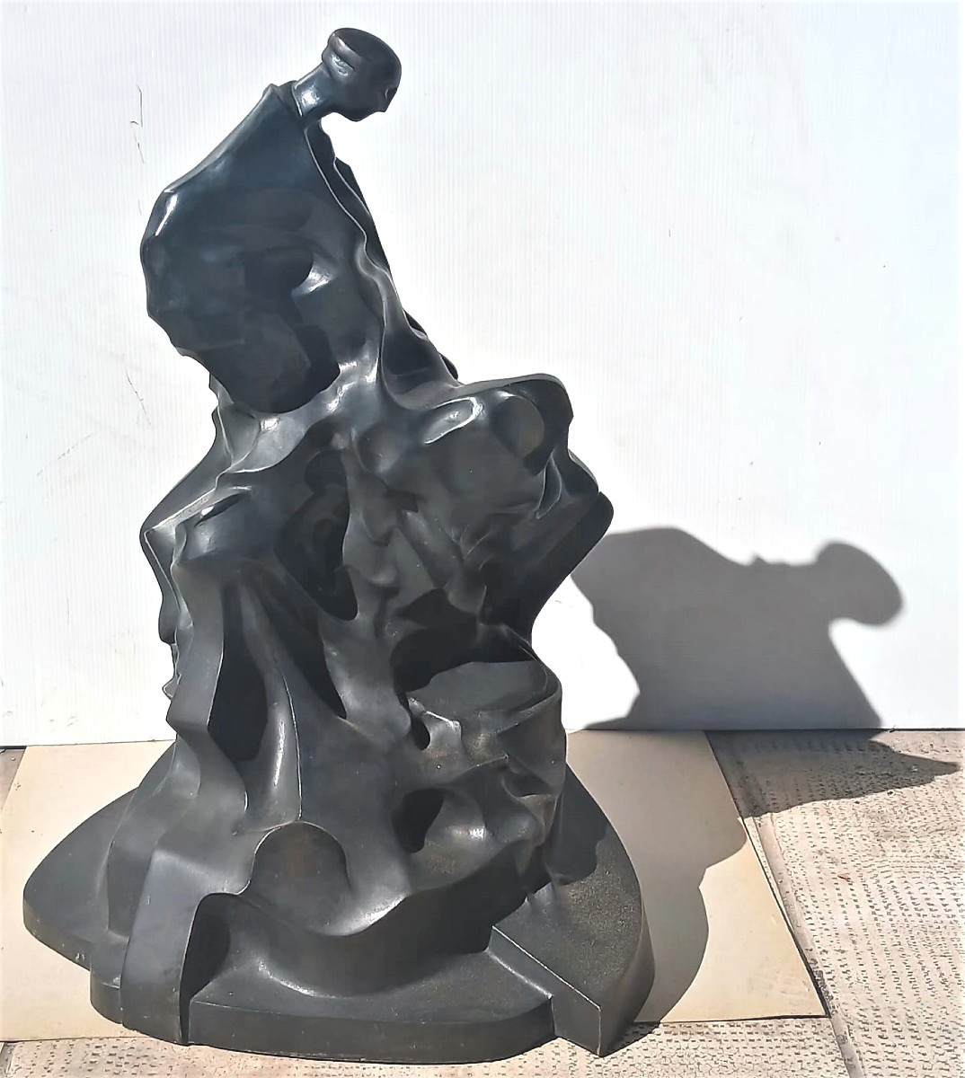 Umberto Boccioni 'L'Uomo Futurista' Fusione di roccia uomo e mantello-Bronzo  cm 58x45.