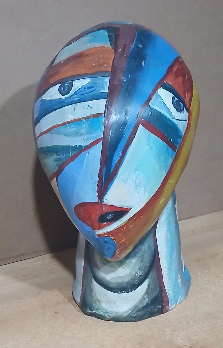 Scultura Cubista  policroma, polimaterica, (in studio) . Russia primi '900.