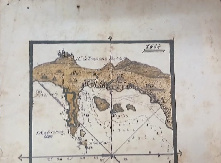 Planimetria della città di Trapani e del suo golfo realizzata a tempera su carta nel 1634.-photo-2