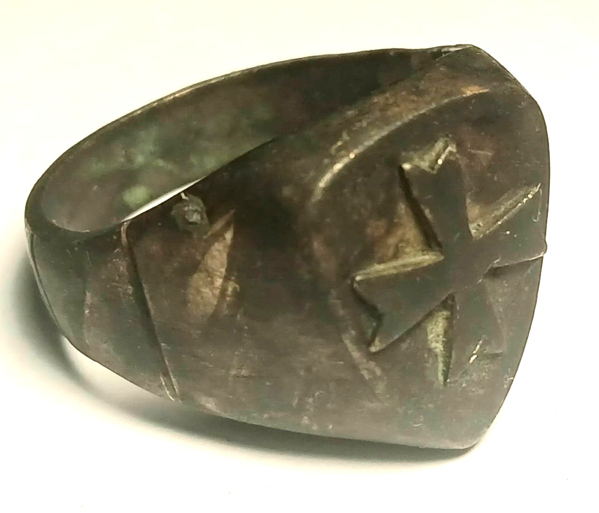 Anello Templare in argento, con croce patente entro scudo da guerra. Sec.XII-XIII-photo-2