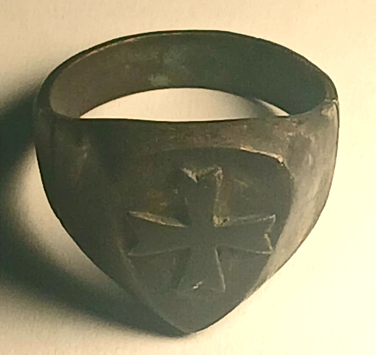 Anello Templare in argento, con croce patente entro scudo da guerra. Sec.XII-XIII-photo-3