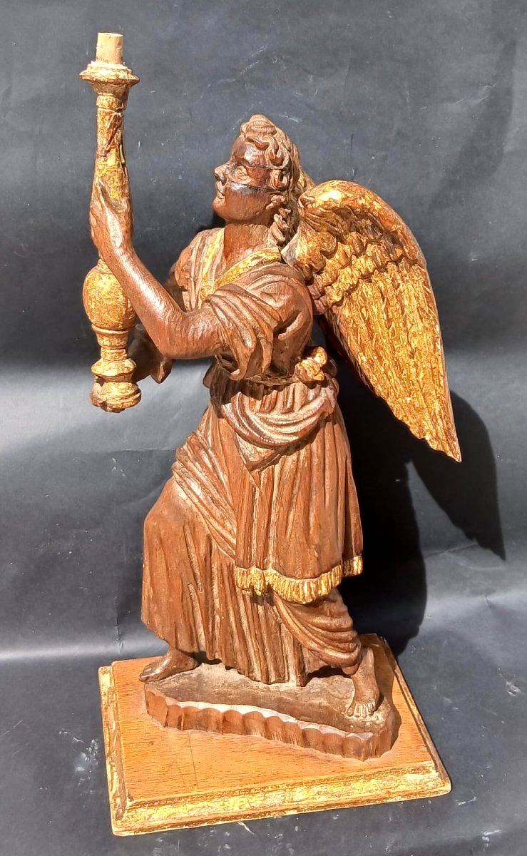 Candeliere in noce scolpito e dorato. Raffinata scultura veneziana degli inizi del XVII secolo-photo-2