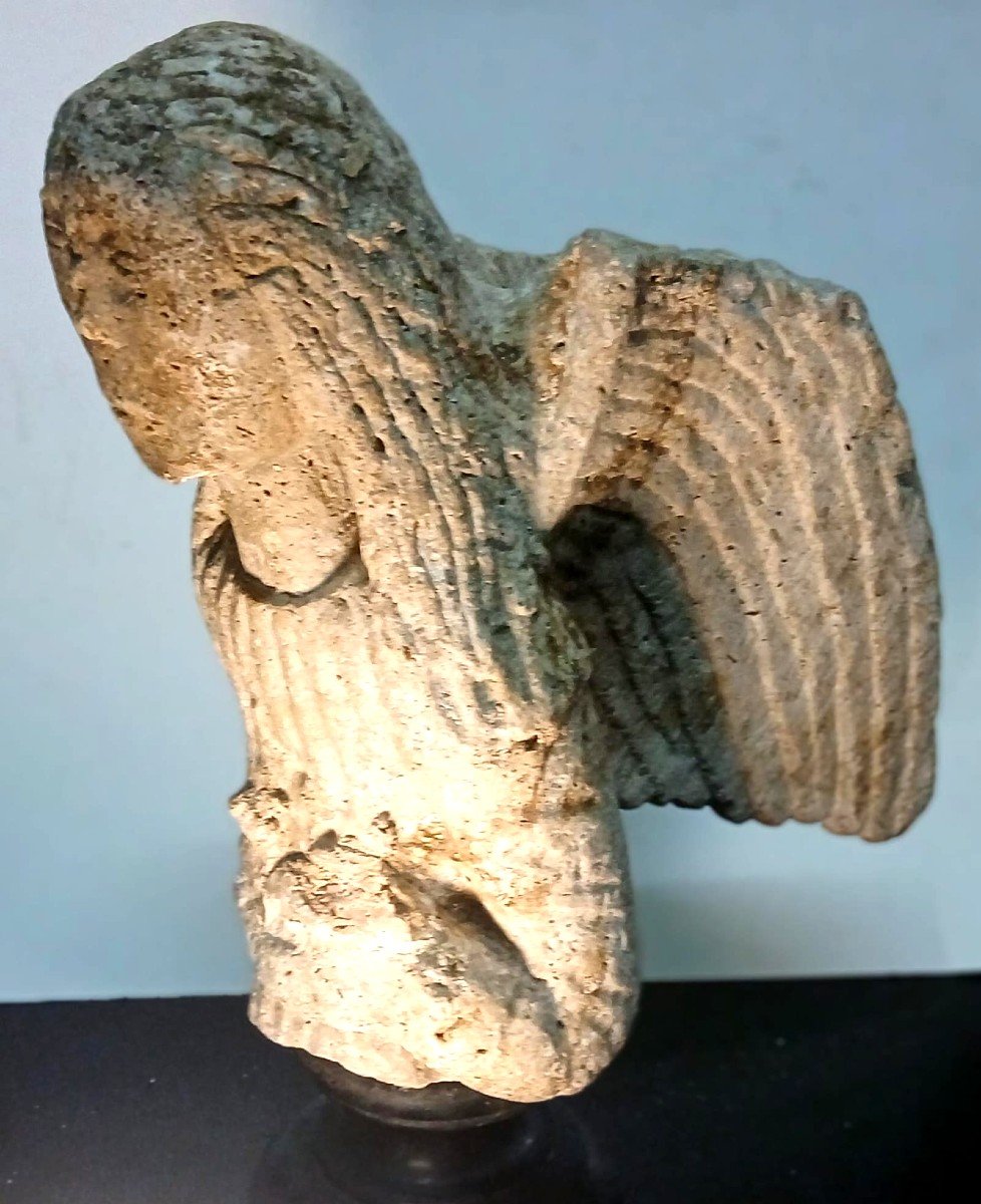 Angelo Romanico  orante, in pietra . Una scultura databile tra il X ed il XII secolo.-photo-2