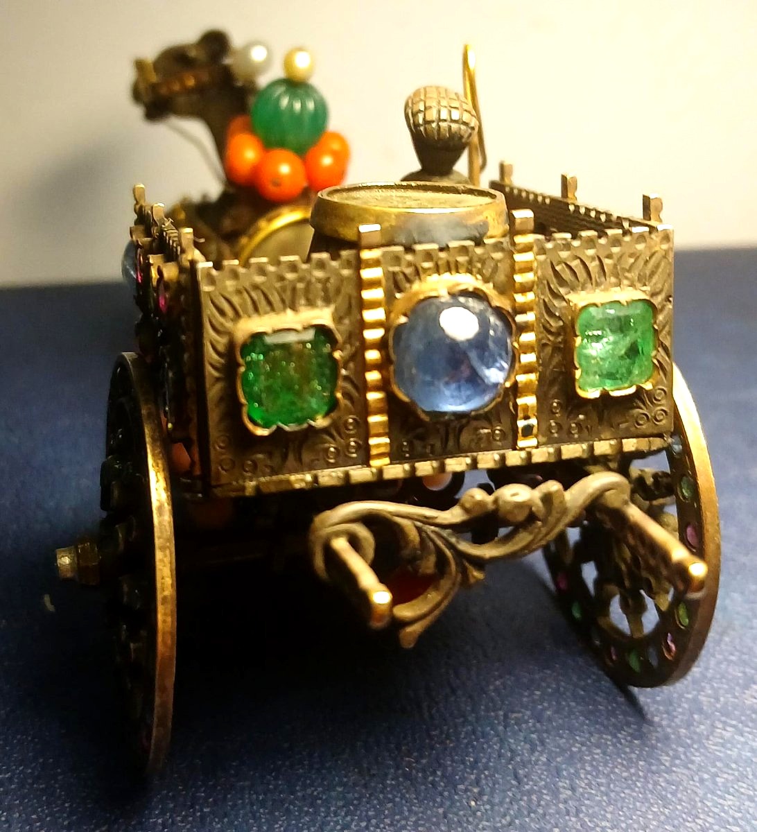 Prezioso 'Carretto Siciliano' in argento e oro, con smeraldi rubini e zaffiri, coralli e perle -photo-3