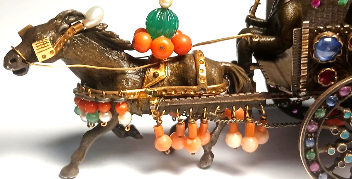Prezioso 'Carretto Siciliano' in argento e oro, con smeraldi rubini e zaffiri, coralli e perle -photo-1