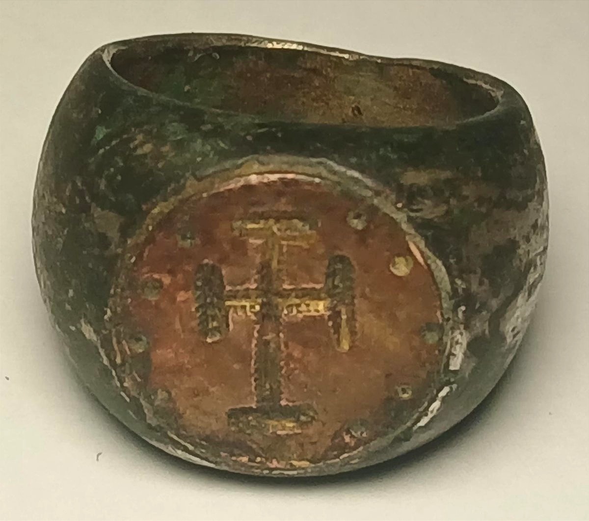 Anello Templare da mignolo in argento con sigillo a croce circondata da sferette. Sec XIII-photo-4