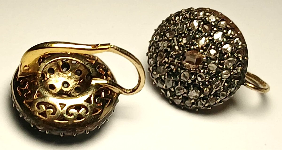 Orecchini  in oro e coppella con rose di brillante e brillanti a tavoletta. Sicilia 1920 circa.-photo-2