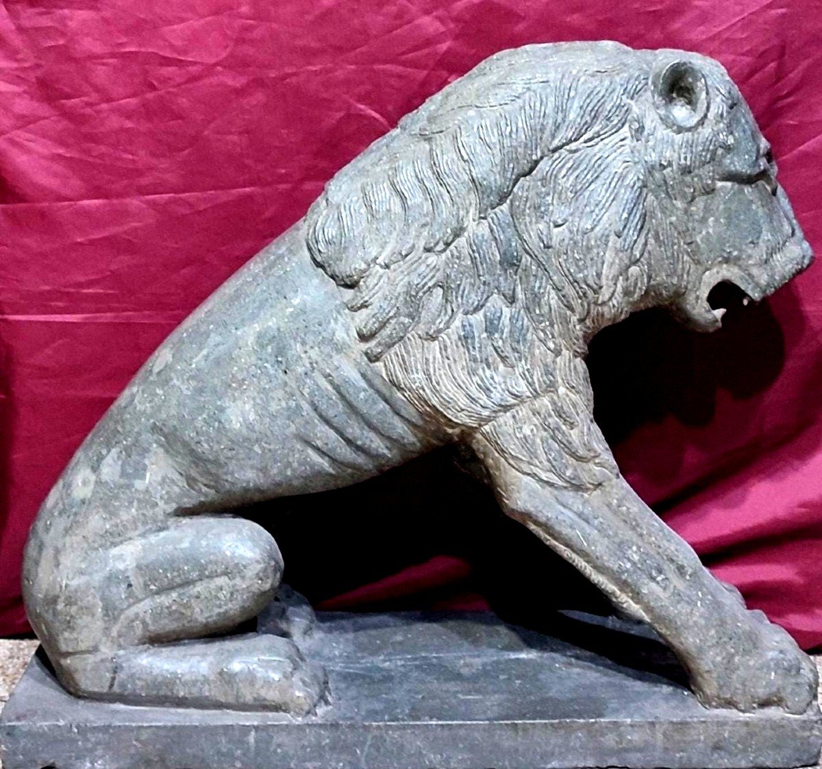 Leone  Medievale arabo-normanna di probabile manifattura fatimide. Scultura In Basalto sec XIII