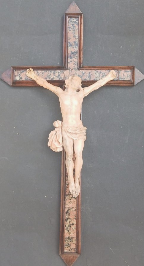 Andrea Tipa e bottega. Crocifisso trapanese in pietra 'incarnata'  del XVIII secolo.-photo-3