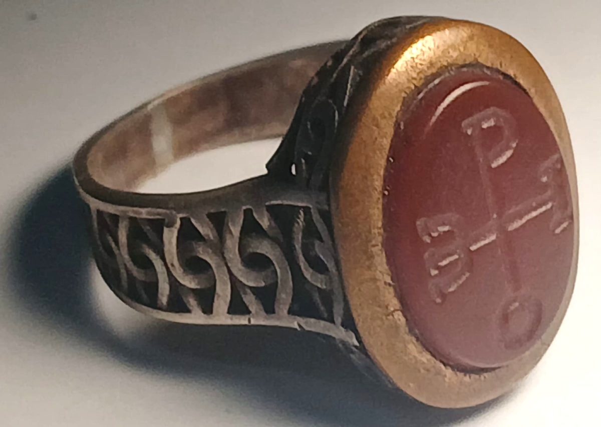 Anello Templare esoterico argento ed oro, con il nodo di Salomone e Sigillo in corniola.