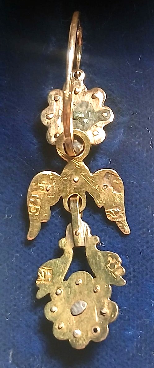 Orecchini siciliani in oro, perle e diamanti. Tipologia a tre corpi del XVIII secolo. Punzoni--photo-1