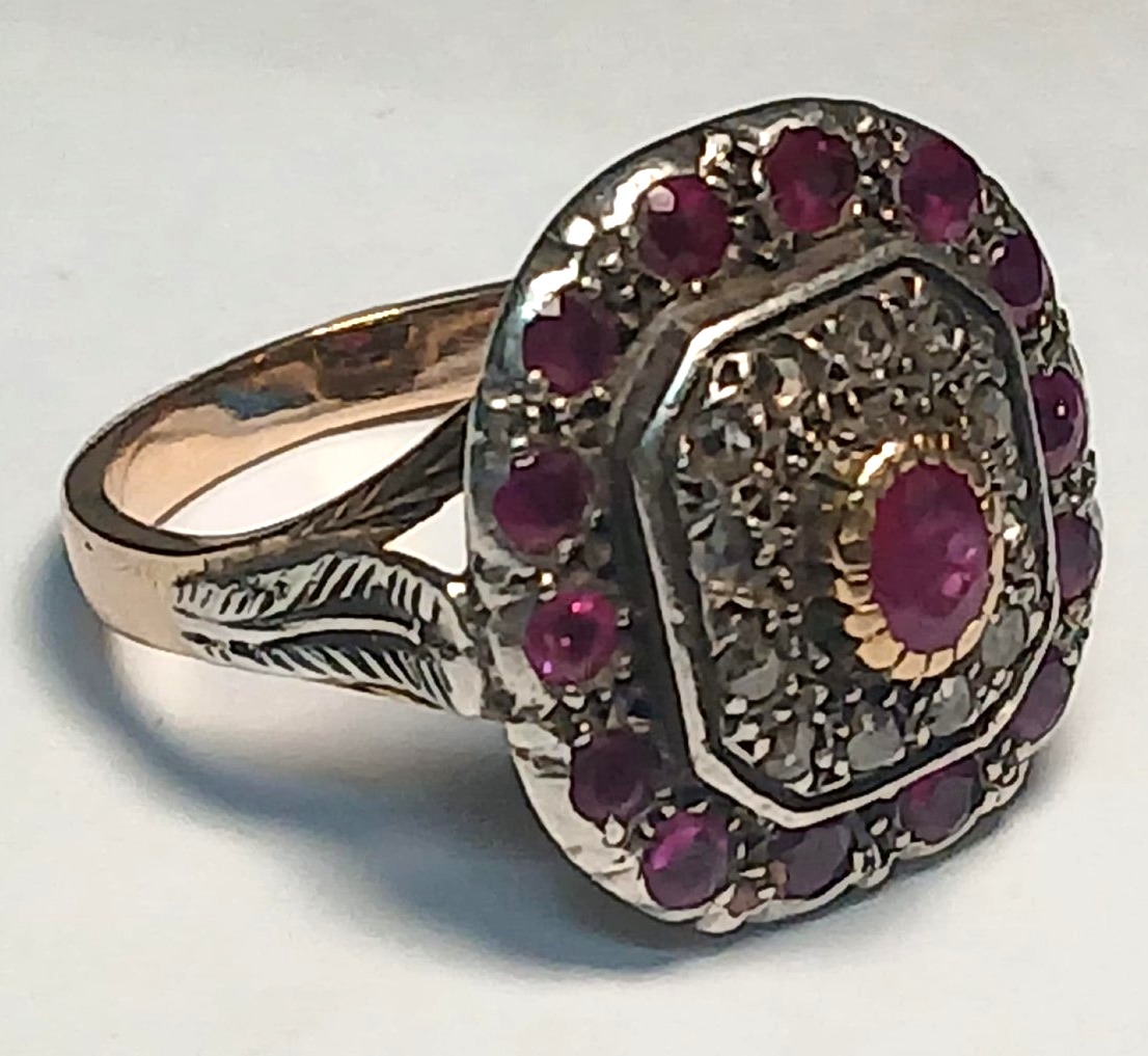 Anello  oro 12 e coppella con rubino centrale e contorno di rubini e rose di diamante. Sicilia-photo-2