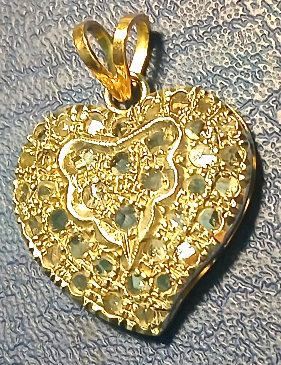 Pendente in oro e coppella con 0,40 kt. di diamanti. Struttura  a doppia altezza, peso di gr.5-photo-4